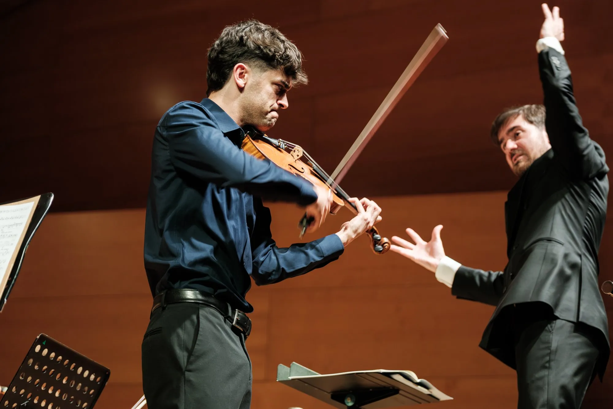 Miquel Massana conducting in concert